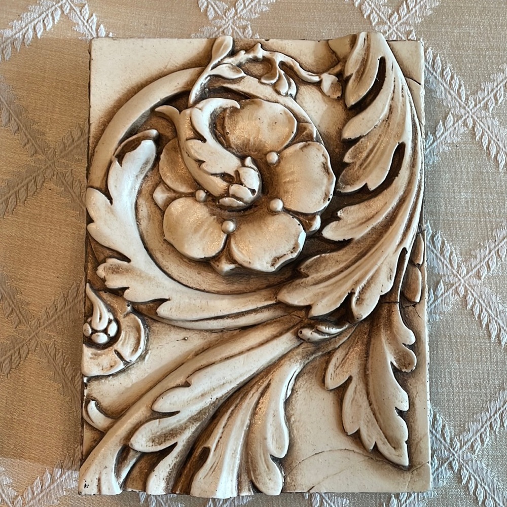 Retired Sid Dickens T-60 Leaf Swirl